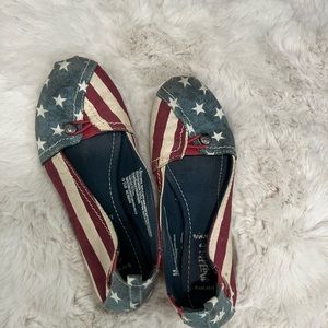 Fun for the holidays. Used. Will sell for one dollar with any other purchase.